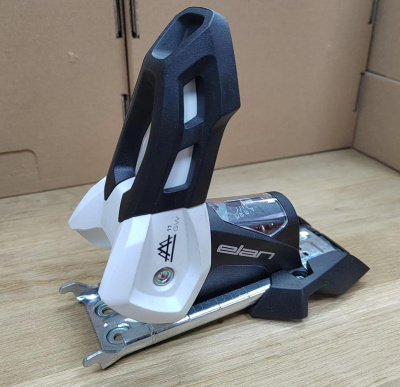 Горнолыжные крепления TYROLIA (ELAN) ATTACK 11 GW w/o brake white [A] без скистопа от магазина Адреналин